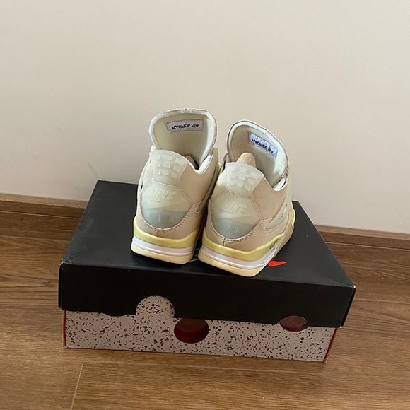 Jordan Thick Soled Cream Versatile Sneakers - Picture 6 of 6